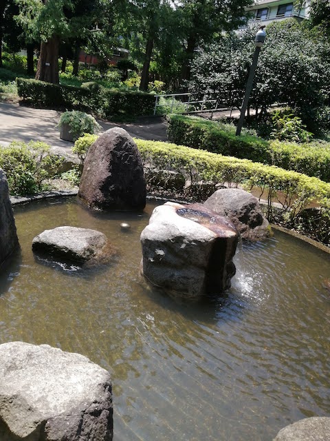 三ツ池公園水の広場小さい噴水