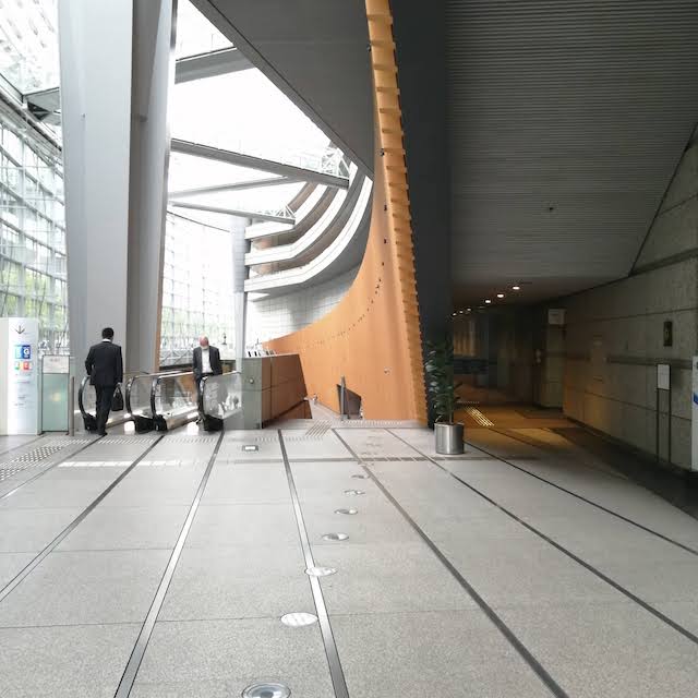 東京国際フォーラムガラス棟エスカレータ