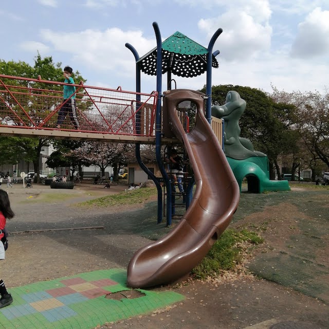 川崎大師公園わんぱく広場滑り台