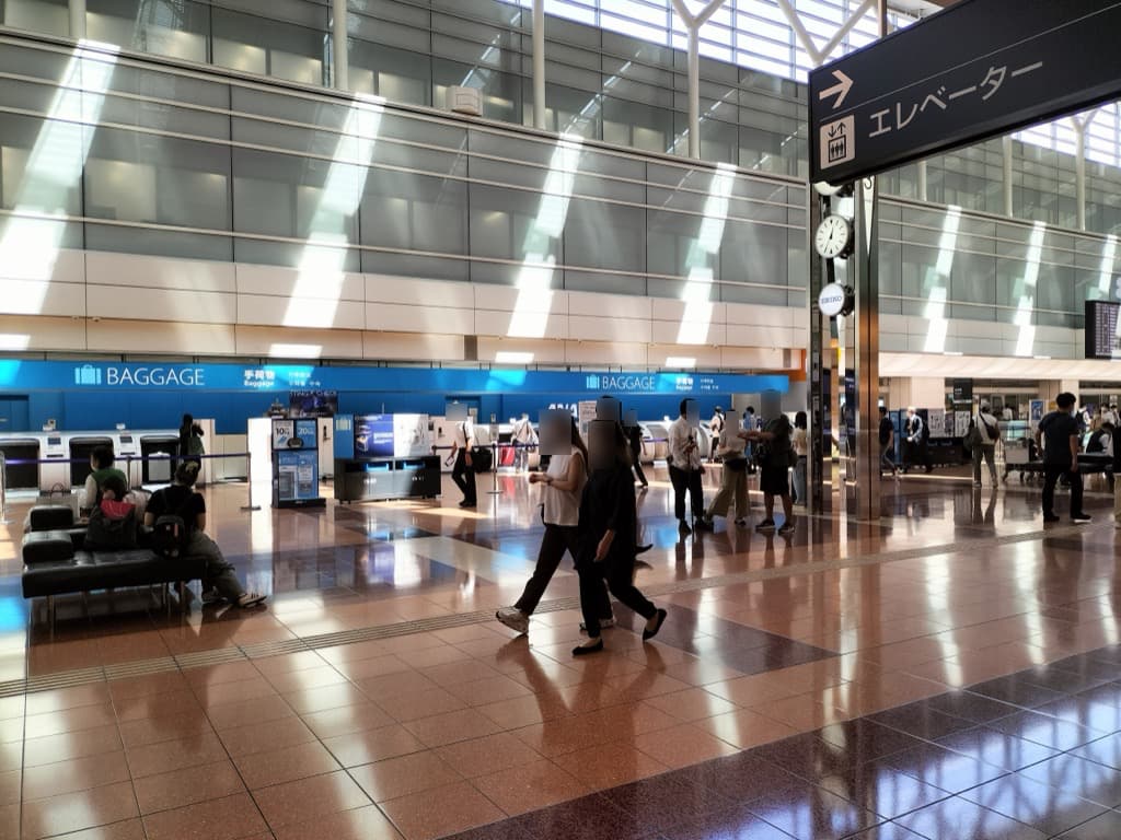 羽田空港第2ターミナル2F時計台3