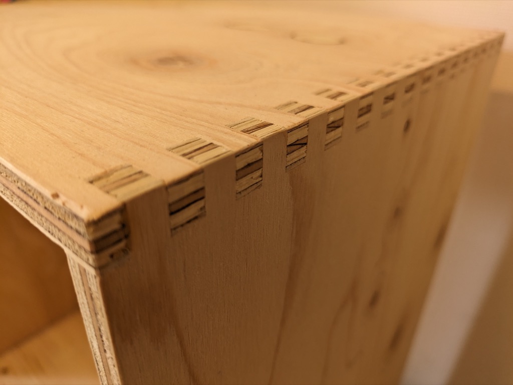 無印よりもおすすめの木製オープンシェルフ
